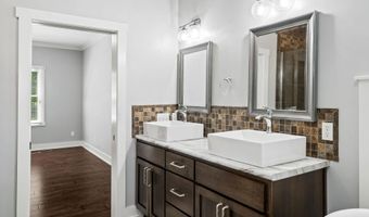 5962 Deer Hollow Rd, Auburn, IN 46706