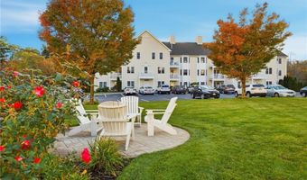 40 Saw Mill Dr 204, North Kingstown, RI 02852