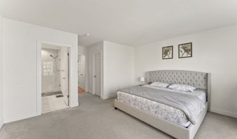 403 Copper Square Dr 403, Bethel, CT 06801