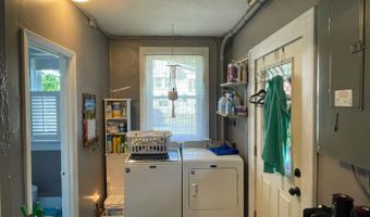 811 Broad St, Altavista, VA 24517