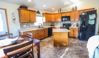 1202 SW 13th Ave, Aberdeen, SD 57401