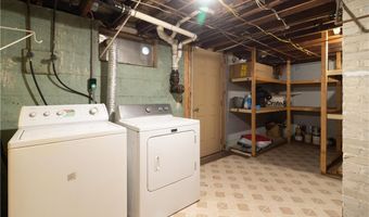 2540 W Shore Rd, Warwick, RI 02889