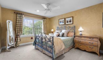 12 Logans Way, Danbury, CT 06811