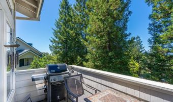2016 Stonefield Ln, Santa Rosa, CA 95403