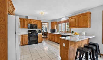 2 Stouffer Cir, Andover, MA 01810