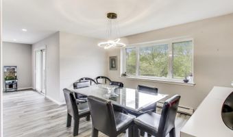 2700 E Bel Aire Dr 202, Arlington Heights, IL 60004