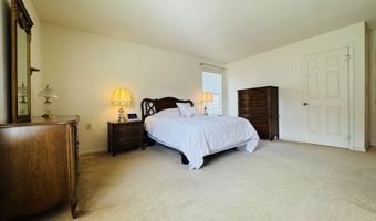 1 Poplar Ct, Barnegat, NJ 08005