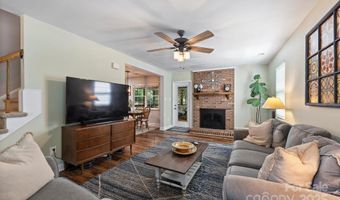 8520 Golf Ridge Dr, Charlotte, NC 28277