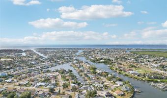 520 FAIRFAX Ln, Apollo Beach, FL 33572