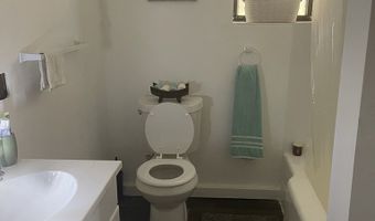 69 E 8th Ave, Bay Springs, MS 39422