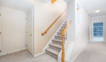 16 Thistle Holw 16, Avon, CT 06001