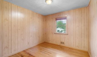 7100 OLD CHAPEL Dr, Bowie, MD 20715