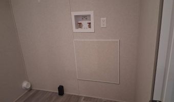 328 W. 53rd St 10, Anderson, IN 46013