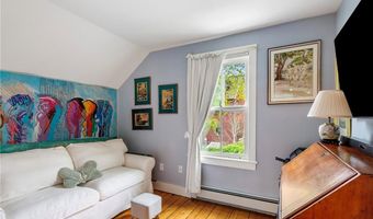 15 Cross St, Newport, RI 02840