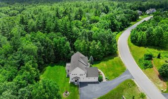 32 Settlers Ct, Bedford, NH 03110