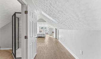 10 Woburn St, Cranston, RI 02910