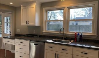 7 Sherbrook Rd, Barrington, RI 02806