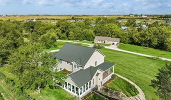 1049 Vine Ave, Riverside, IA 52327