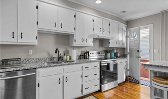48 Church St, Newport, RI 02840