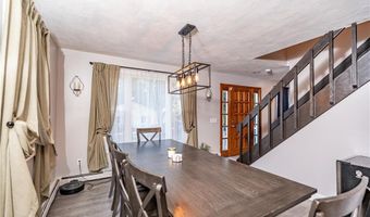 3 Hilltop St, Johnston, RI 02919