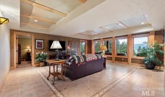1533 Pine Lakes Ranch Dr, Cascade, ID 83611