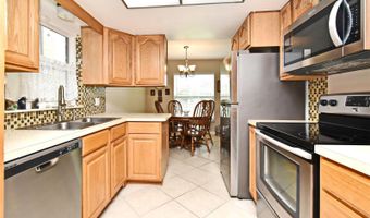 334 WINDMEADOWS St 334, Altamonte Springs, FL 32701