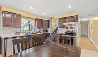 22 Whipple Ave, North Providence, RI 02911