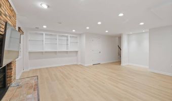 7322 Greentree Rd, Bethesda, MD 20817