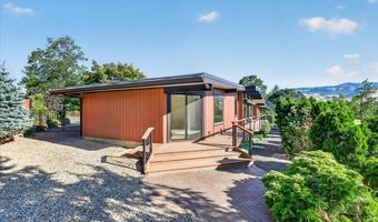 738 Fairway Ct, Ashland, OR 97520