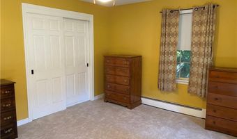 40 Aaron Ave Ave, Bristol, RI 02809