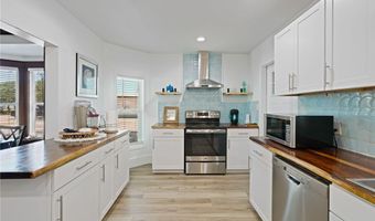 936 S Houston St, Aransas Pass, TX 78336