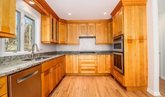73 A Long Meadow Hill Rd, Brookfield, CT 06804