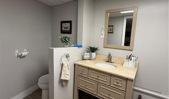 124 Zinnia Dr, Cranston, RI 02920