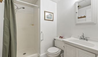 24 Parkwood Dr, Augusta, ME 04330