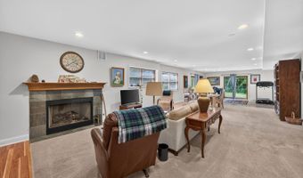 11923 Devonshire St, Algonquin, IL 60102