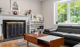 5801 DEVONSHIRE Dr, Bethesda, MD 20816