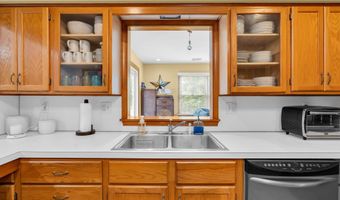 633 Spray Ave, Beachwood, NJ 08722