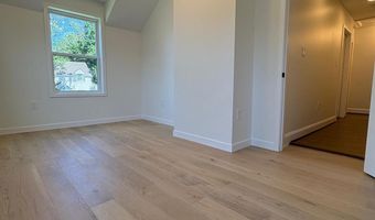 2011 N UPTON St, Arlington, VA 22207
