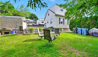 32 Maplewood Ave, Cranston, RI 02920