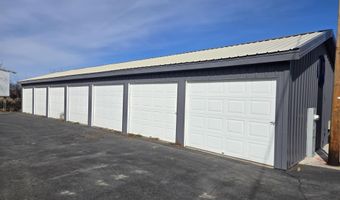 300 W Hickory St 302 W Hickory St., Apple River, IL 61001
