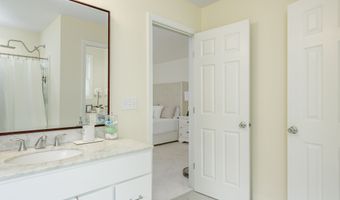 42 Chestnut St 11, Bethel, CT 06801