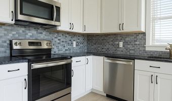6 Arnold St, Jamestown, RI 02835