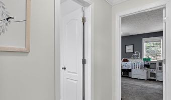 82 Drury Ln, Albertville, AL 35950