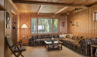 17646 S Ridgewood Dr, Arcadia, MI 49613