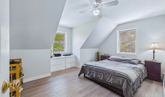 40 Meadow Dr, Bar Harbor, ME 04609