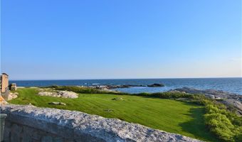 61 Ledge Rd J, Newport, RI 02840