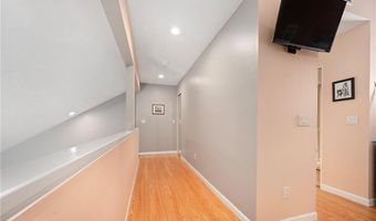 933 Williamsburg Cir, Warwick, RI 02886