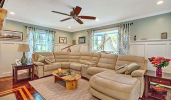 46 Channing Rd, Narragansett, RI 02882