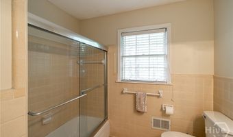 140 Rollingwood Dr, Athens, GA 30605