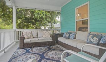 223 Sycamore St, Bay St. Louis, MS 39520